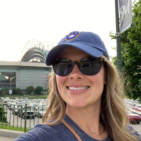 Meet your Posher, Cassandra - Picture 1 of 1